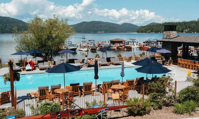 Whitefish Hotel | Lodge at Whitefish Lake
