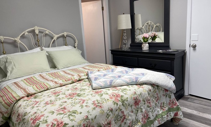 Clifton Apartamento | Loft apartment on Clifton, TN Main Street Convenient, Cozy and Clean