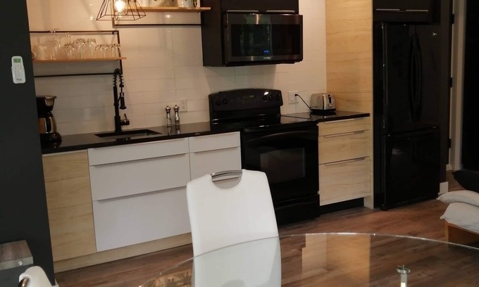 Shefford Cama Y Desayuno | Loft Avec Terrasse , Pres de Bromont-déjeuner Continental Inclus