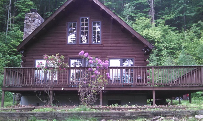 Julian Cabina | Cabaña de madera en un entorno tranquilo a solo 15 millas de Penn State y 2 parques estatales