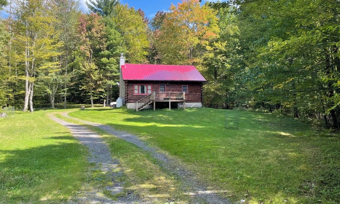 Morris Casa | Log cabin Morris, NY