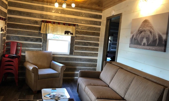 Tomahawk Cabina | Log Cabin on Lake Alice & ATV/UTV Trails, Little Bear 2-Bedroom