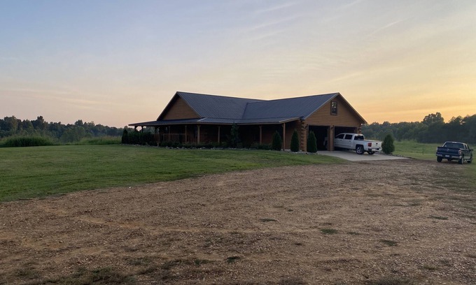 Hornbeak Cabina | Log Cabin.