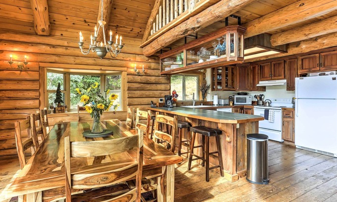 McCloud Cabaña | Log Home on 60 Private Acres By Mt Shasta Ski Park