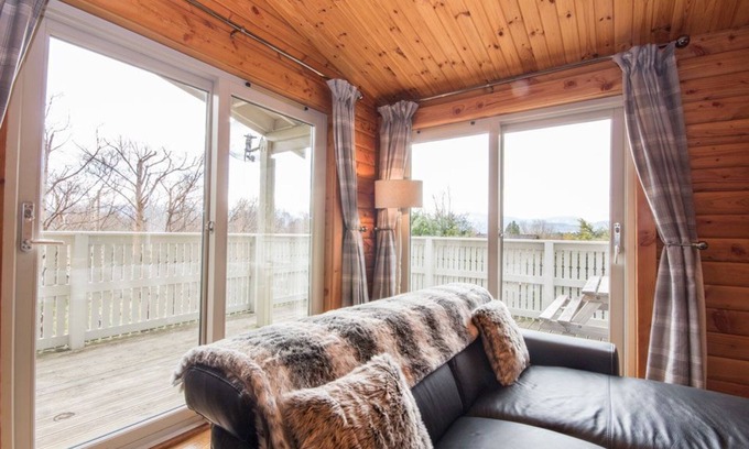 Aviemore Cabina | Entrar Lodge en una zona tranquila de Aviemore, a 10 minutos a pie del centro de la ciudad.