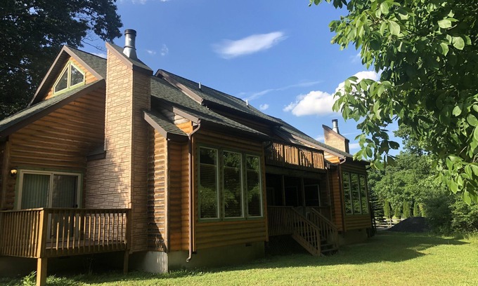 Sciota Casa | Chalets de 3 dormitorios que admiten perros con patio privado cercado 10 MI para esquiar / caminar