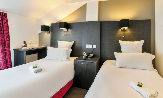 Cambo-les-Bains Hotel | Logis Hôtel & Restaurant La Villa Bleue