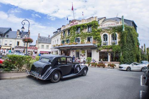 La Chartre-sur-le-Loir Hotel | Logis Hotel De France