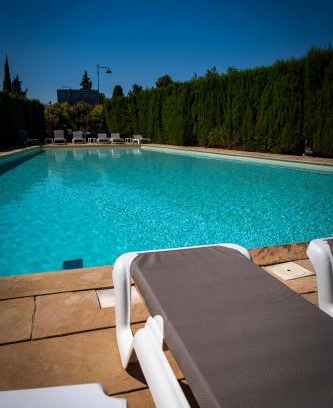 Beaucaire Hotel | Logis VIGNES BLANCHES*** Hôtel Cosy et restaurant de terroir