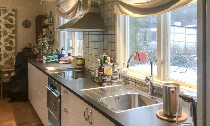 Hagernas Casa | Look forward to an active family vacation in this cottage in quiet Viggbyholm by lake Rönningesjön