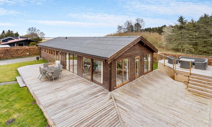 Skibby Casa | Look forward to this light-flooded and beautiful vacation home with a spacious wooden terrace.