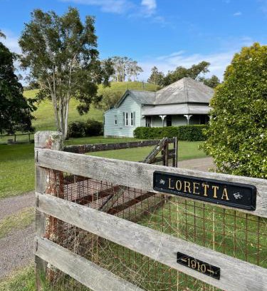 Brookfield Casa | Loretta- a rustic country cottage