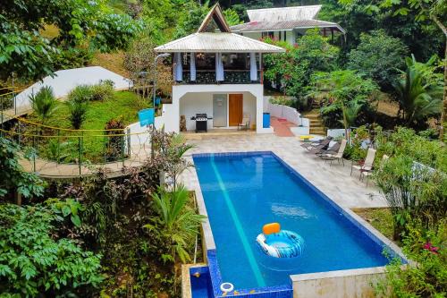 Tres Ríos Hotel | Lost Pools Bungalow at Sloth