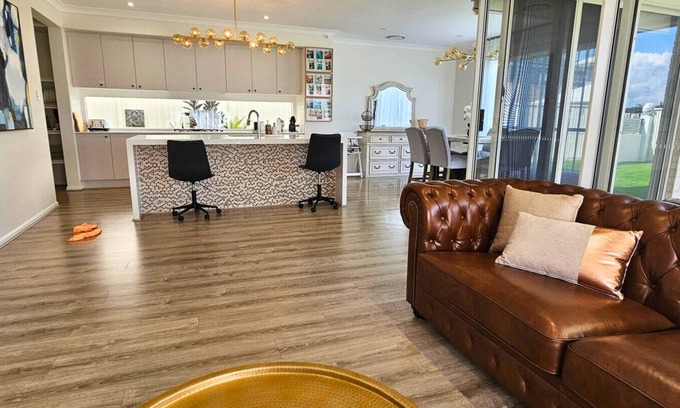 Mango Hill Apartamento | 'Lotus' - Grand Home in Mango Hill - Sleeps 8