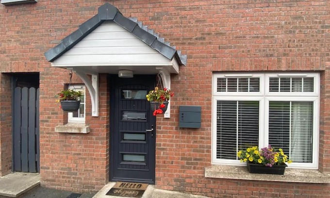 Omagh Casa | Loughview Gardens - family friendly