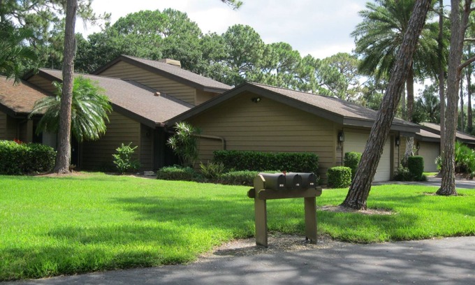 The Meadows Condominio | Lovely 2 cama 2 baño Condo en una zona cálida, tranquila, cerca del campo de golf