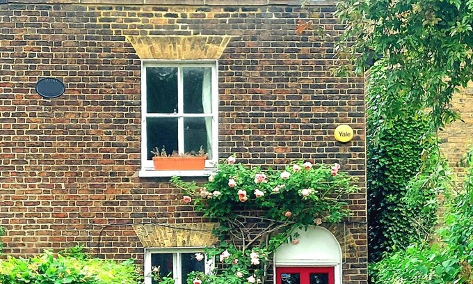 Highgate Cabaña | Lovely 2 Bedroom Cottage in Highgate Village, London