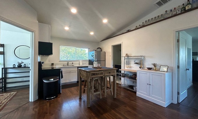 Arden-Arcade Casa | Lovely 2-bedroom unit in Sacramento with beautiful sunset views and a Hot Tub!