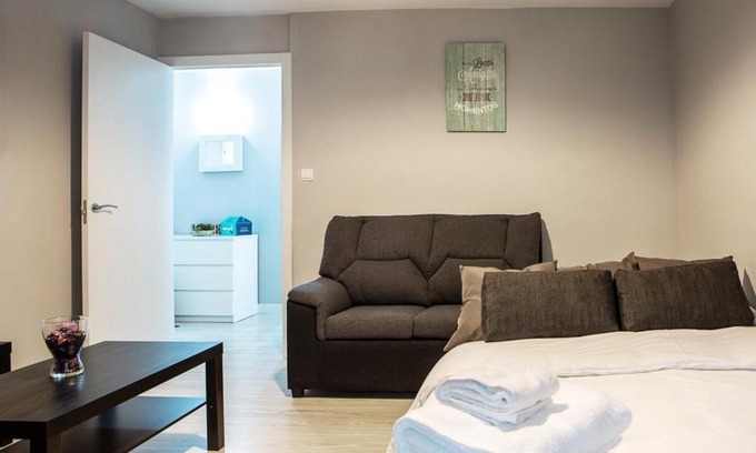 Fuencarral Apartamento | Lovely 3 Bedroom Apartment next to Fuencarral