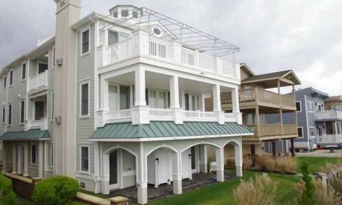 South End Condominio | Lovely 4 bedroom, 3 bath beach front property