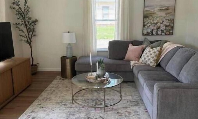 Sioux City Casa | Lovely 4 bedroom Home with full kitchen, patio and on site parking