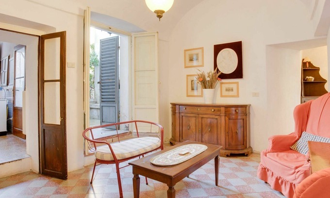 San Gimignano City Centre Apartamento | Lovely apartment for 6 guests with terrace