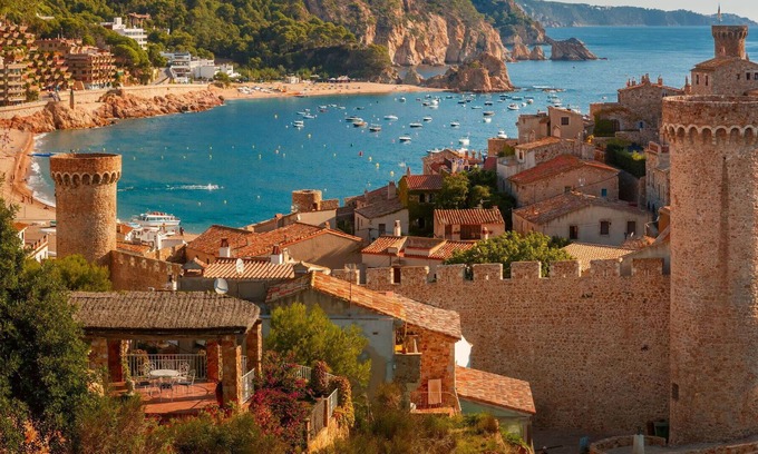 Tossa de Mar Apartamento | Lovely apartment for 4 people with WIFI, TV and balcony