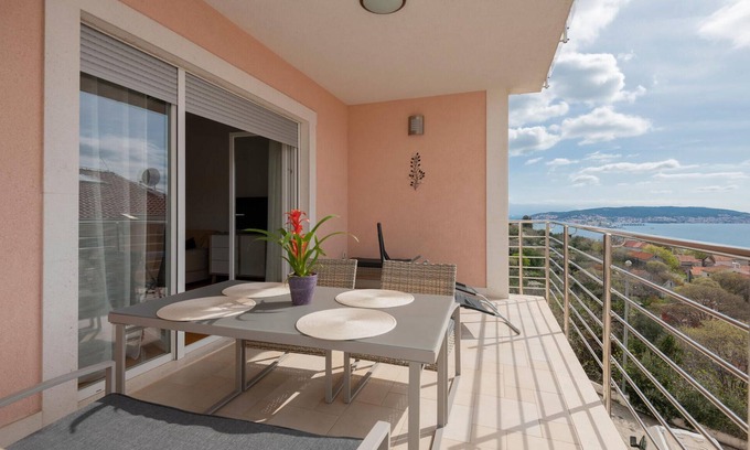 Seget Donji Apartamento | Precioso apartamento en Seget Donji