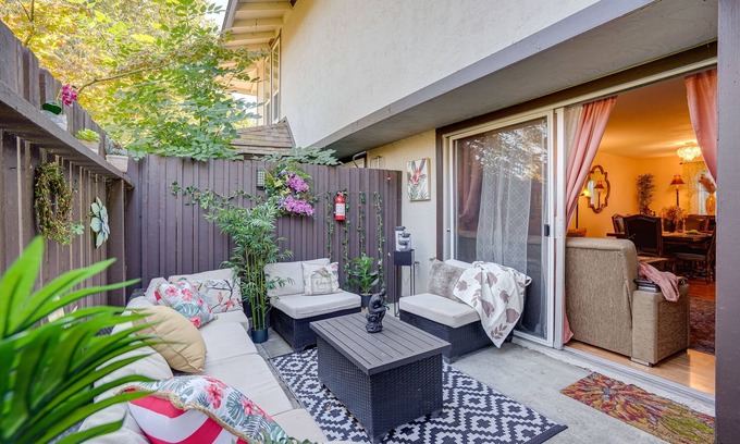 Concord Casa | Lovely Concord Townhome Retreat w/ Community Pool!