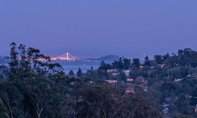 Mill Valley Casa | Precioso estudio independiente con vistas a la montaña, a poca distancia de la ciudad y rutas de senderismo.