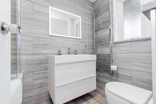 Calcot Apartamento | Lovely flat with Wi-Fi and free parking