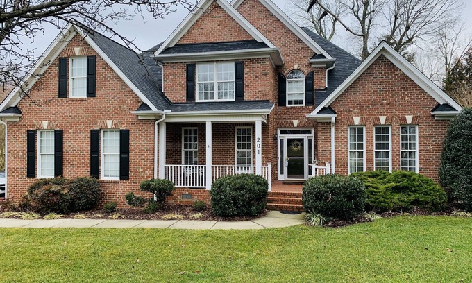 Jamestown Casa | Conveniente para el Coliseo, Centro Acuático, Colegios, Golf y recientemente actualizado