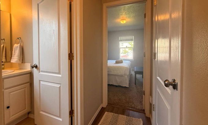 Caldwell Apartamento | Lovely Linda`s- home away from home in Caldwell