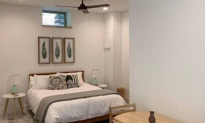 Kenilworth Apartamento | Lovely, serene studio apartment close to downtown and Biltmore Village.