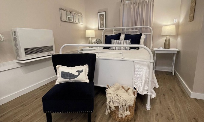 Bernard Apartamento | “Low Tide” cozy studio for two!