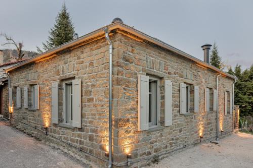 North Tzoumerka Chalet De Esquí | LozArt Traditional Stone House