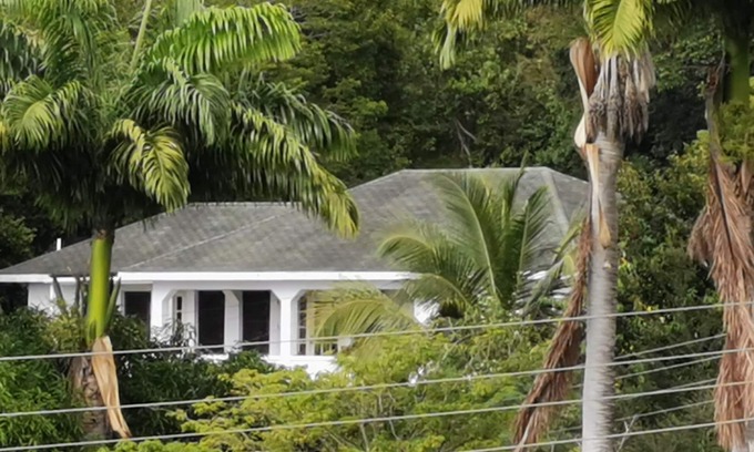 St. Peter's Casa | Lucy's Sunshine Villa Palm Loop, Spacious 3 Bed 2 Bathroom,