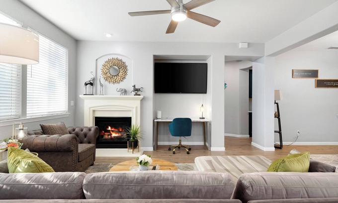 Linda Casa | Lux Stay w/ Sauna, BBQ, Firepit, Outdoor Dining, Air Hockey Close to Hard Rock !