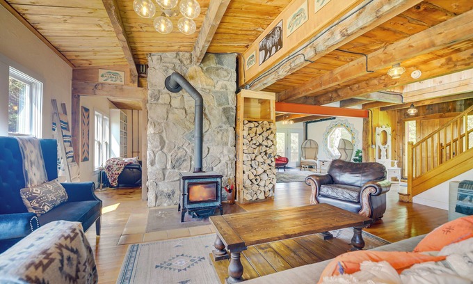 Washington Cabina | Luxe 14-Acre Vermont Countryside Lodge!