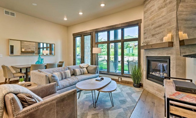 Park City Apartamento | Luxe Canyons Ski Resort Condo - Walk to Ski Lift!