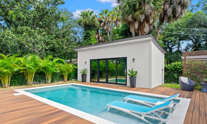 Beach Park Villa | Luxe Executive Home HEATED Pool, Outdoor Fireplace,Guesthouse!!