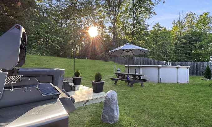 Kerhonkson Villa | Luxe Mountain Getaway Fire Pit Arcade Hot Tub Pool