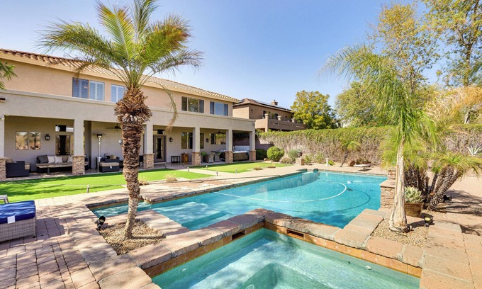 Carefree Crossing Casa | Luxe Mtn-View Mansion w/ Hot Tub in Phoenix!