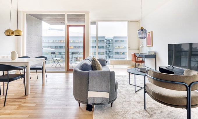 Sydhavnen Apartamento | Luxe Teglholmen 2BR w/ W/D, Balcony & Office, by Blueground