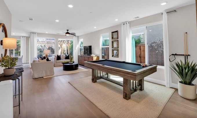 Brentwood Casa | LuxeAM2: Modern 4BR, Brand New, Pool Table LUXURY
