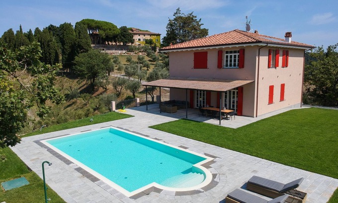 Fattoria Mocaio Villa | Lujosa villa independiente con piscina y terraza a solo 20 minutos del mar.