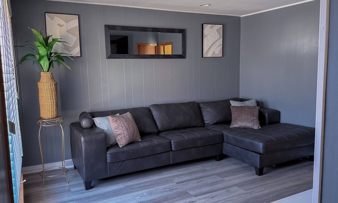 Burbank Casa | Luxurious 4-bedroom house 30min near downtown Chicago