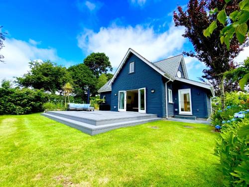 St Austell Casa | Luxurious 4 Bedroom New England Style Villa - Trewhiddle V9