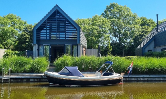 Balk Villa | Luxurious detached watervilla with jetty near the lake