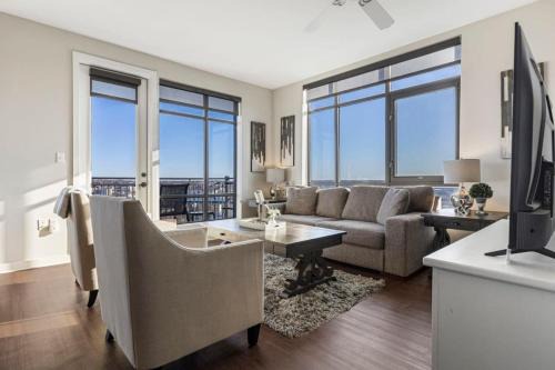 Rolling Mill Hill Casa | Luxurious Downtown Corner Views 2 bed 2bath 61